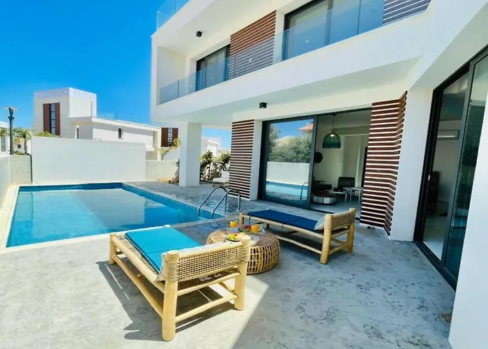 Villa By The 7 Protarász