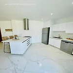 Villa By The 7 *