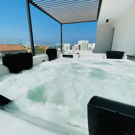 By The 7 Πρωταράς